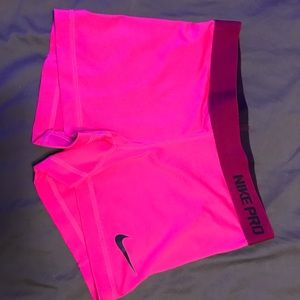 💕✨pre-loved NikePro spandex shorts